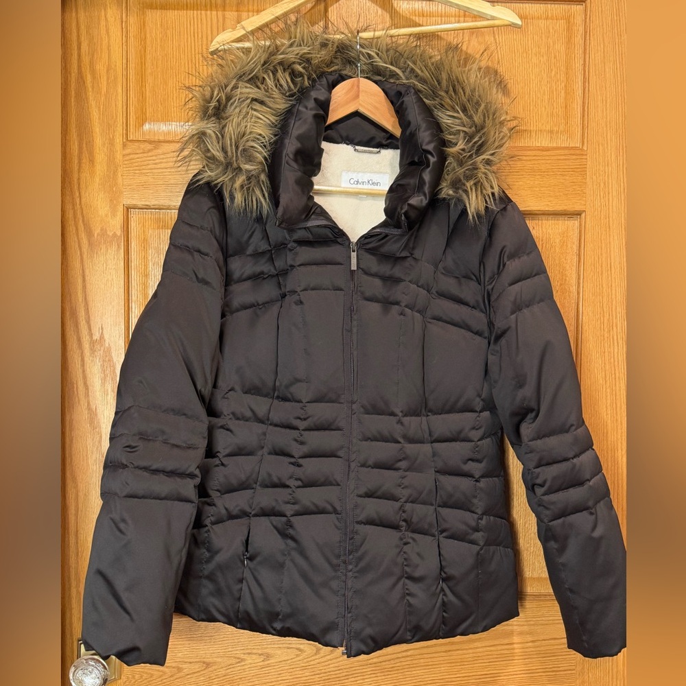 CALVIN KLEIN Brown Hooded Down Puffer Coat with Faux Fur Trim
